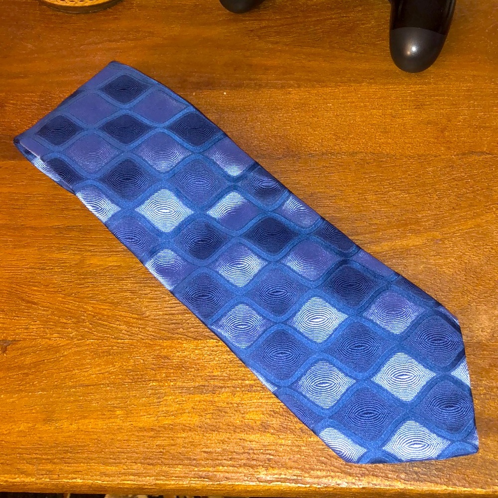 Ted Baker Men’s tie in perfect condition.